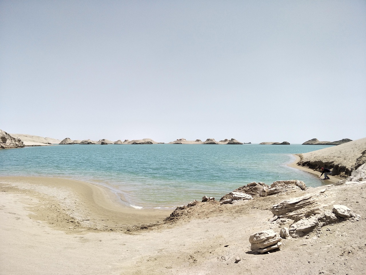 erfahren sie, wie der fachkräftemangel die deutsche wirtschaft beeinflusst und welche lösungen unternehmen finden, um qualifizierte arbeitskräfte zu gewinnen und langfristig zu binden.