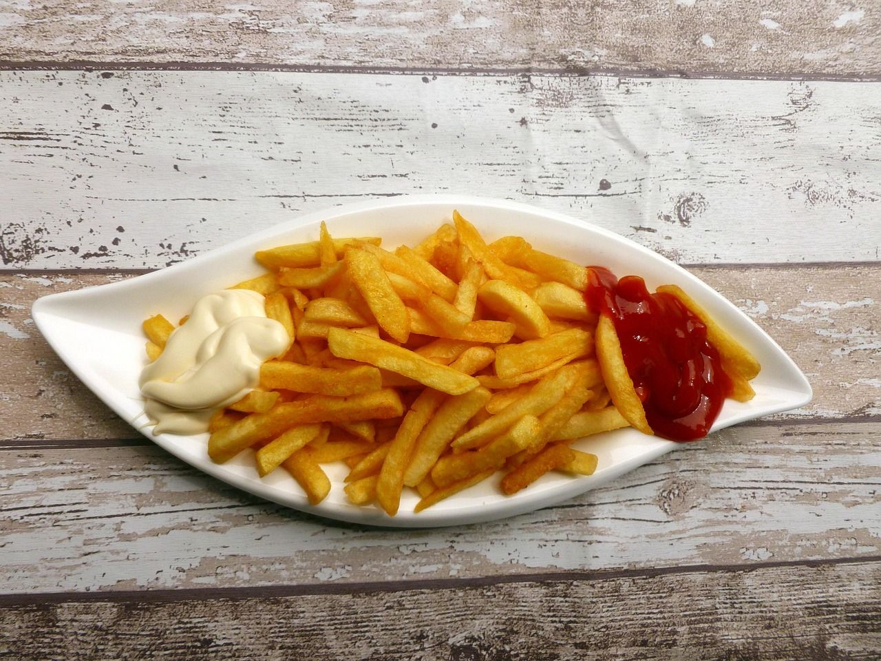 entdecken sie alles über mayonnaise: geschichte, zutaten, zubereitung und vielseitige verwendungsmöglichkeiten in der küche. tipps für hausgemachte mayo und leckere rezeptideen.